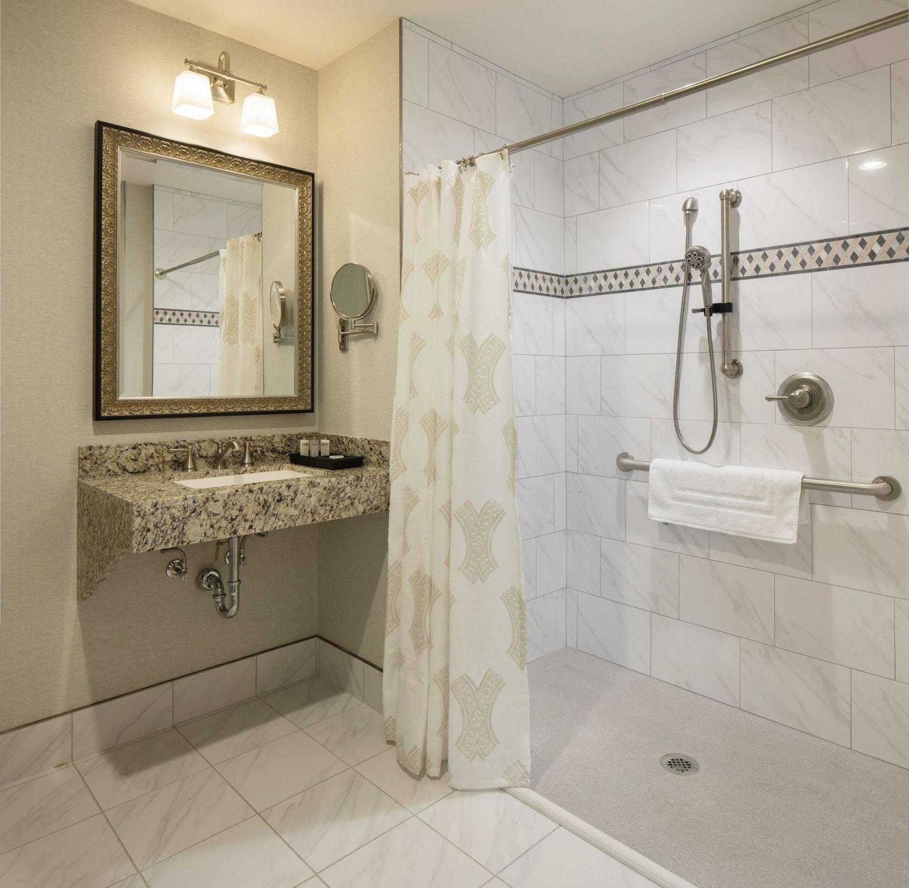 Washington House 3*
